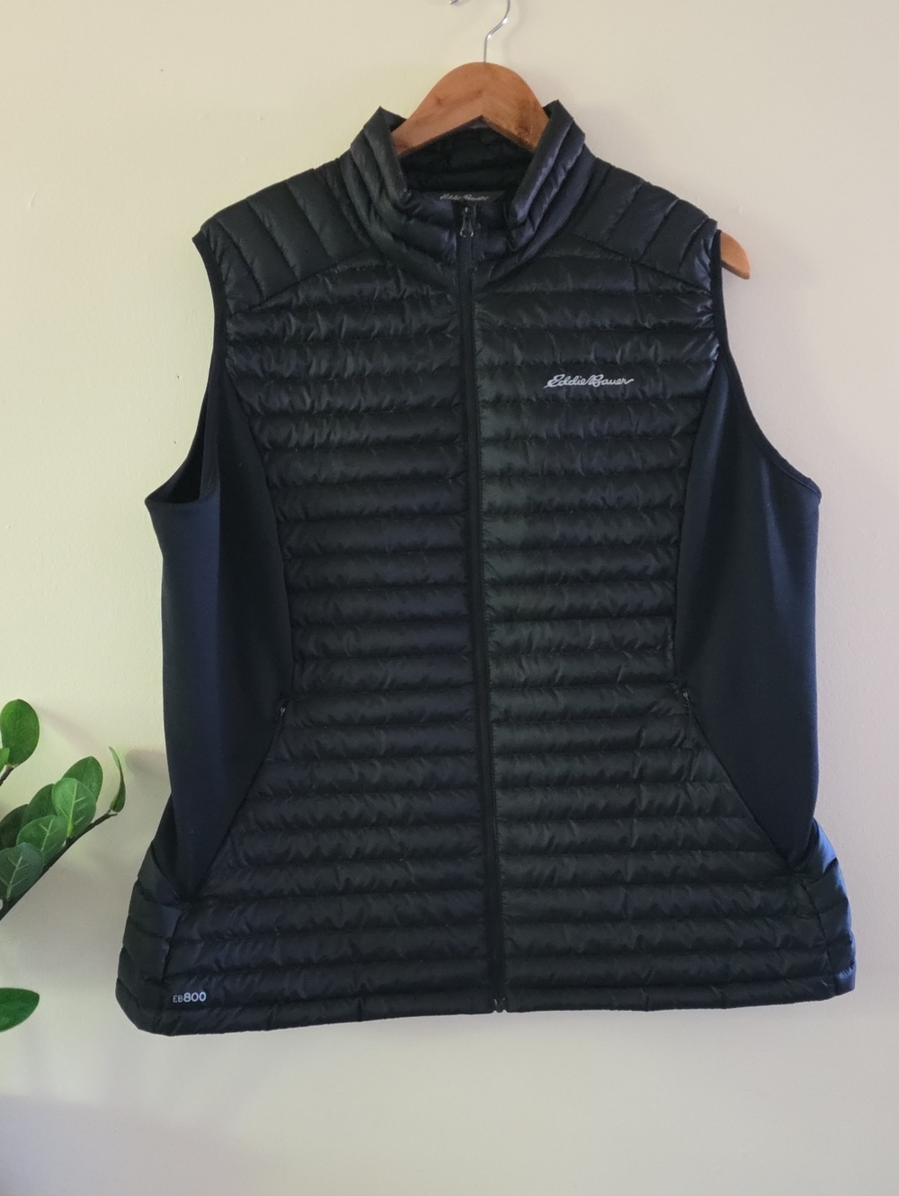 Eddie Bauer   First Ascent Stormdown 800 Women's Down VEST - BLACK  2XL